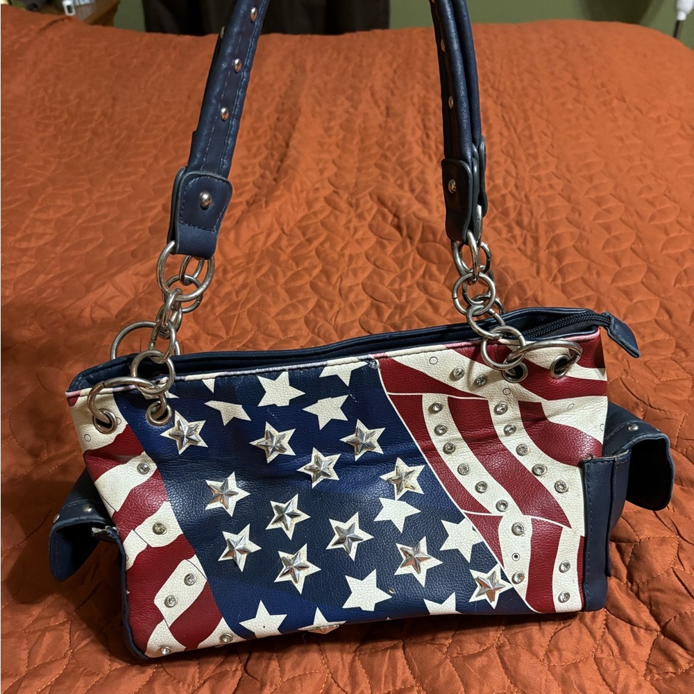 American Flag conceal-carry purse!! Very nice & roomy!!